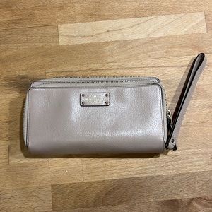 Kate Spade wristlet wallet